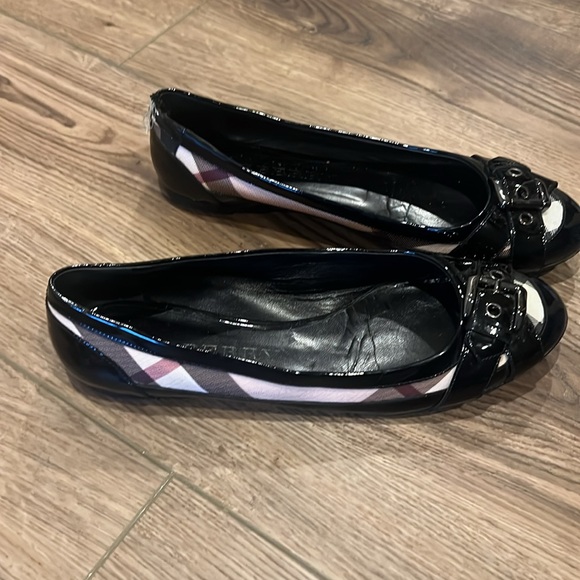 Burberry shoes - Picture 3 of 4